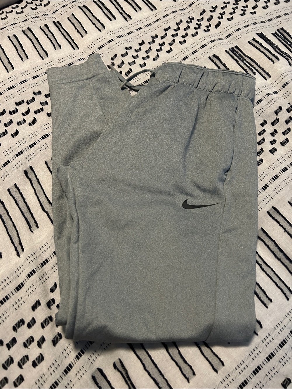 Nike Men’s Light Gray Athletic Joggers